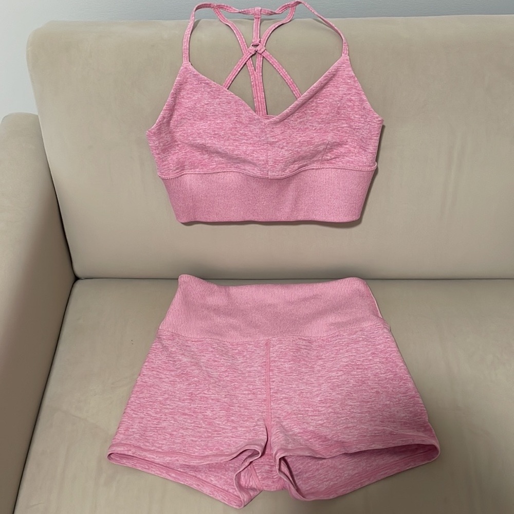 ALO Alosoft Aura Short & Bra Pink Size XS/S💕 - Picture 2 of 3